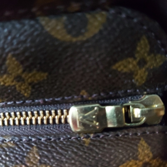 Louis Vuitton Monogram Luco Tote - Picture 13 of 16
